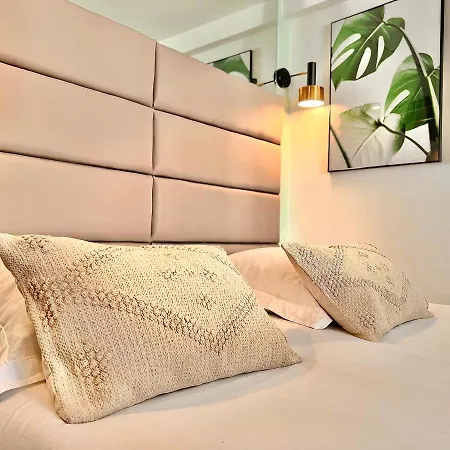 Duplex Le Gesu - Vieille - Clim - Wifi アパート